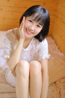 《年轻女教师》在线